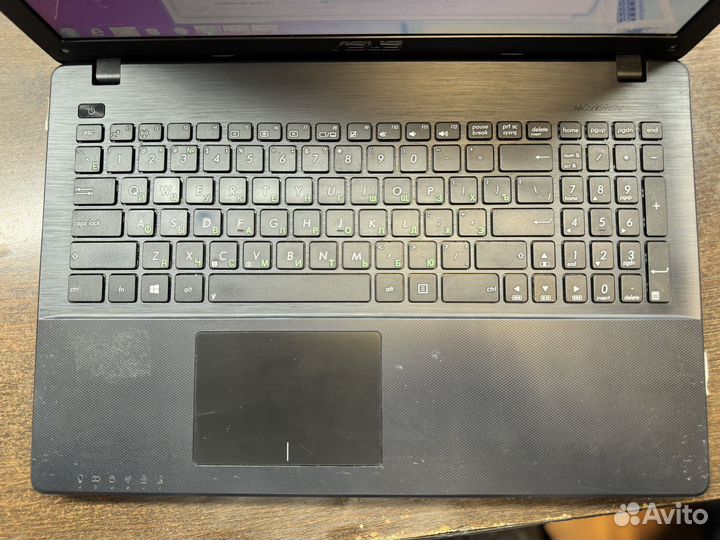 Ноутбук Asus x552e