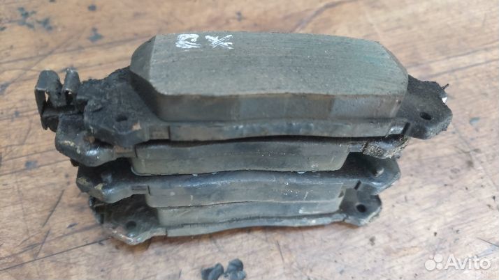 Колодки Toyota mark II GX100 1GFE зад