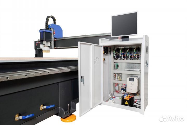 Гравировально-фрезерный станок С чпу SM2030