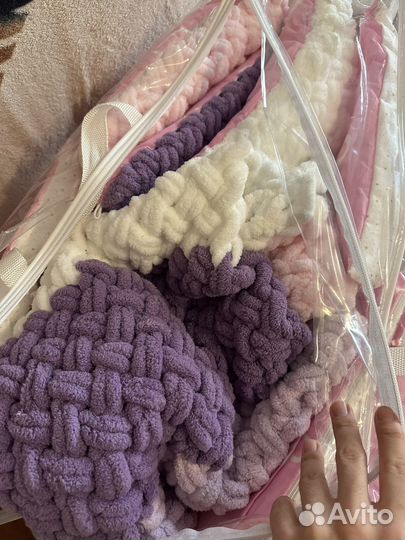 Мягкий и нежный комплект для кроватки малыша