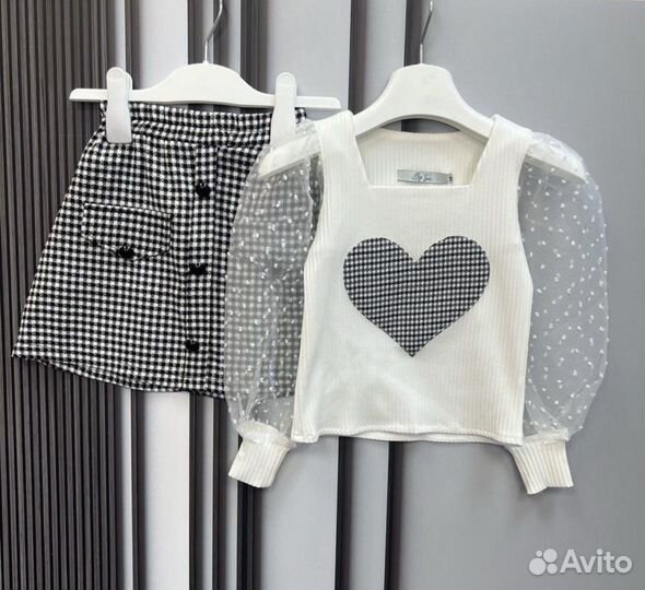 Костюм для девочек с юбкой