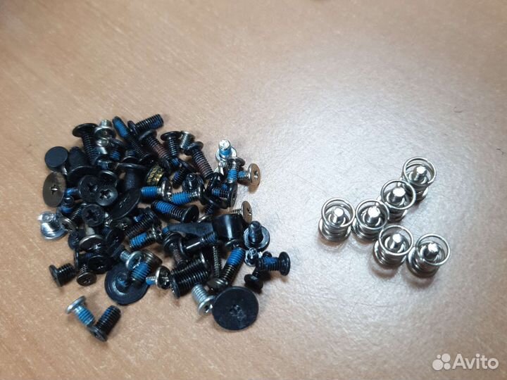 Болты крепёжные для ноутбука