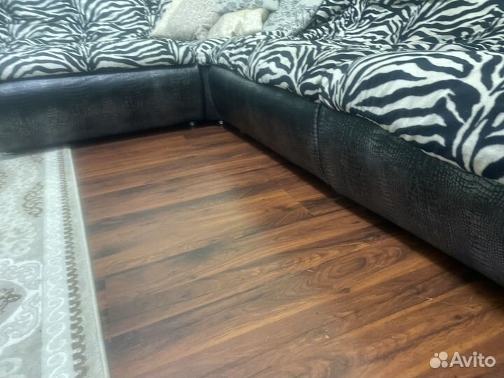 Диван угловой (п-образный)