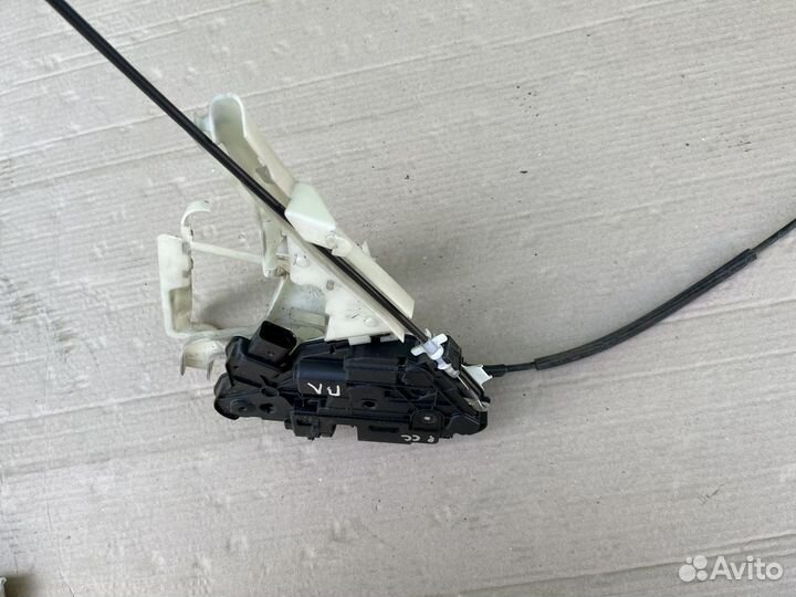 Замок двери Фольксваген Пассат сс