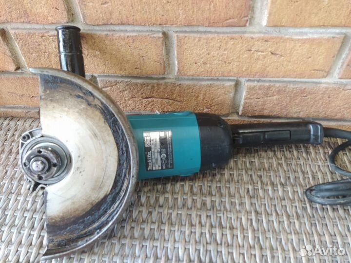 Ушм болгарка Makita 9069 230 мм