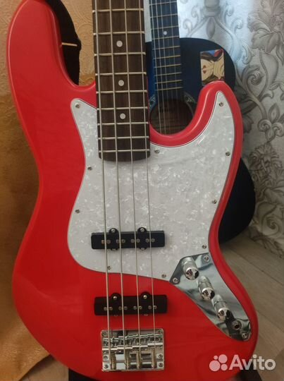 Продам Басс гитару