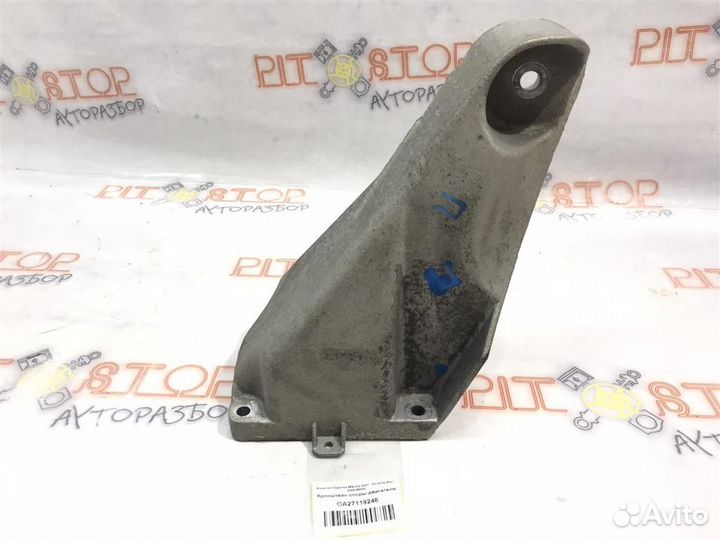 Кронштейн опоры двигателя Porsche Cayenne 9PA (95