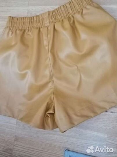 Шорты экокожа 42-44р горчичный цвет