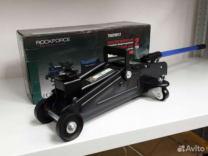 Домкрат 2 т новый