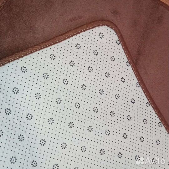 Коврик новый 80 х 52 см