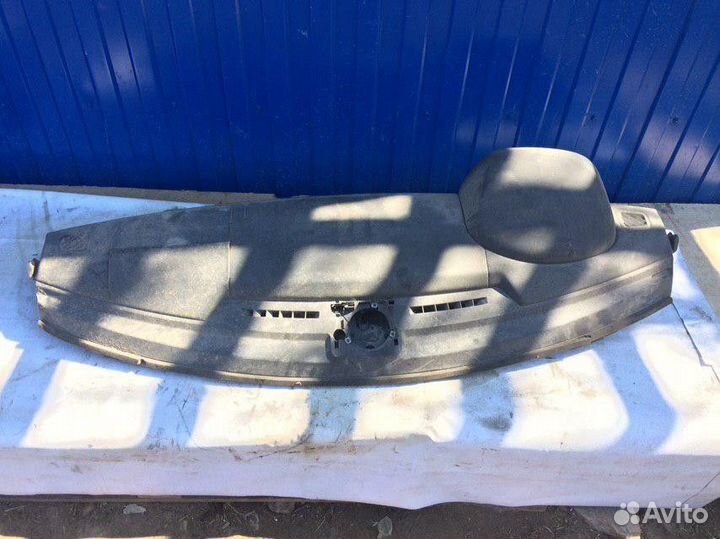 Передняя панель салона Land Rover Discovery