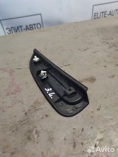 Уголок накладка двери задний левый Kia Rio 3 1.4