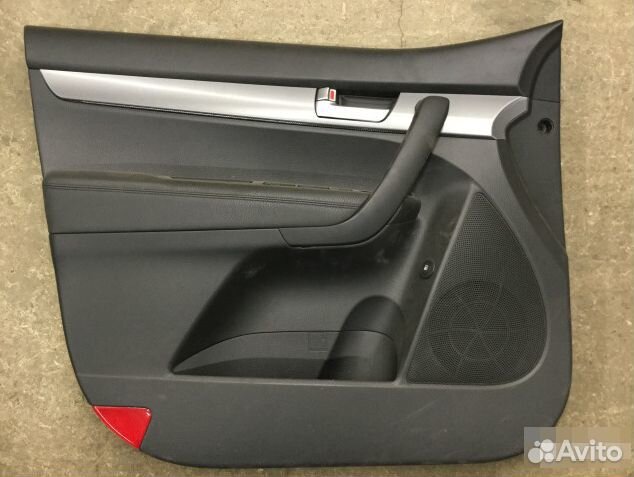 Обшивка двери передней Киа Соренто с 2009г