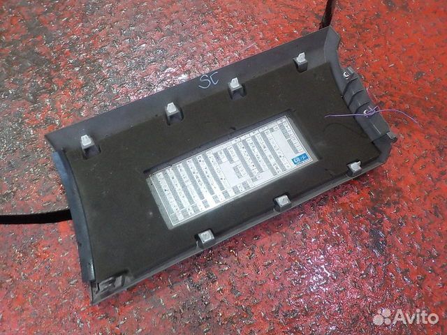 Крышка блока предохранителей Scania P,G,R series