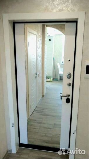 Двери входные с зеркалом для квартиры и дома