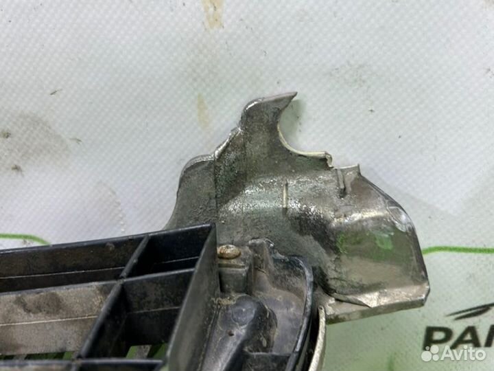 Решетка радиатора Nissan Bluebird Sylphy FG10 2003