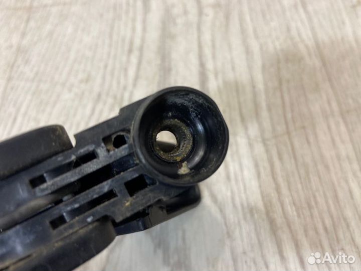 Дворник (стеклоочиститель ) задний Mitsubishi