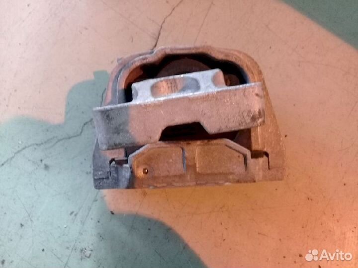 Опора двигателя (подушка двс) правая 1K0199262AR V