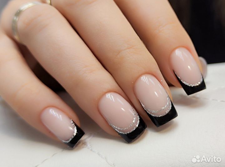 Маникюр и педикюр