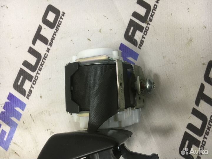 Ремень безопас. задний центральный Форд Фокус 3