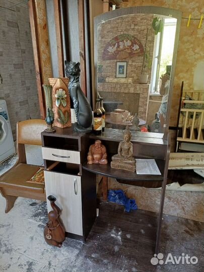 Туалетный столик с зеркалом бу