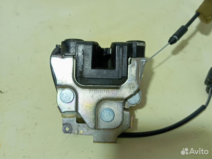 Замок двери нижний правый Рено Мастер 3