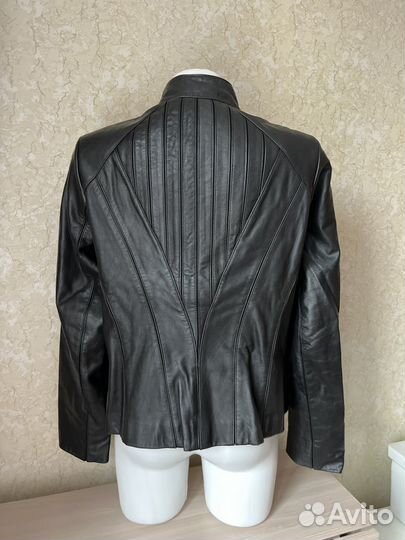 Кожаная куртка женская 42-44 р. натуральная кожа