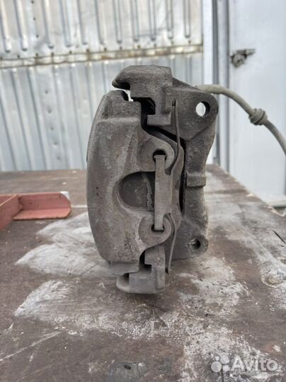 Передний тормозной суппорт для Volkswagen T5