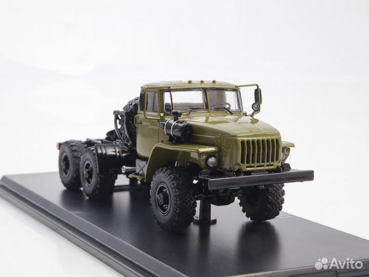 1:43 Масштабная модель 44202-0311-31 седельный тяг