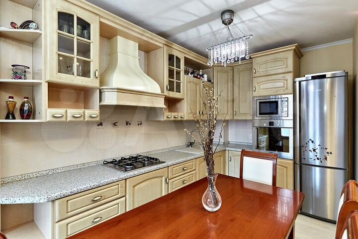 3-к. квартира, 125 м², 2/10 эт.