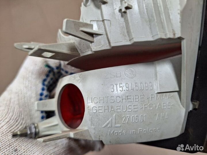 Фонарь задний левый Skoda Superb 3T