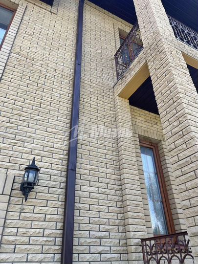 Дом 476,2 м² на участке 10 сот.