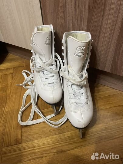 Коньки фигурные 35 размер