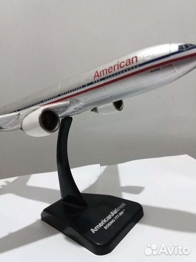 Настольная модель самалета Боинг