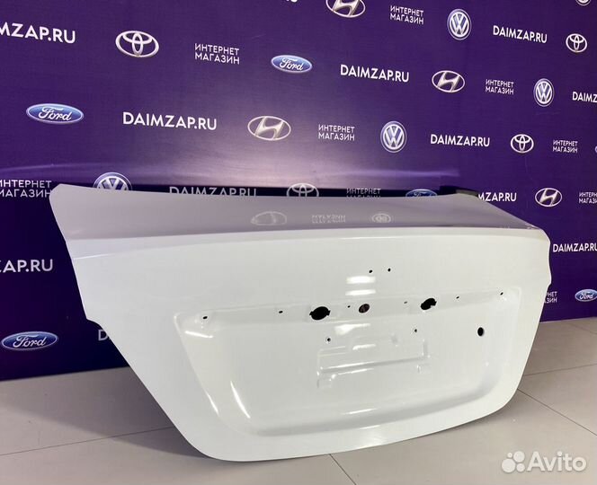 Крышка багажника Hyundai Solaris Белый