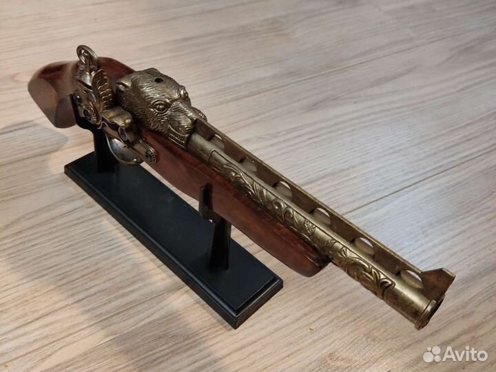 Зажигалка в виде пистолета