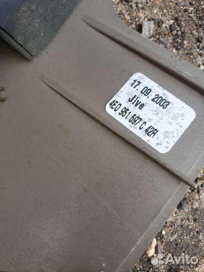 Кожух рулевой колонки (нижний) audi A8 D3 2002