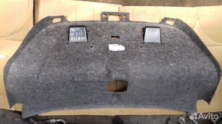 Обшивка крышки багажника Mers W211 E 02-09