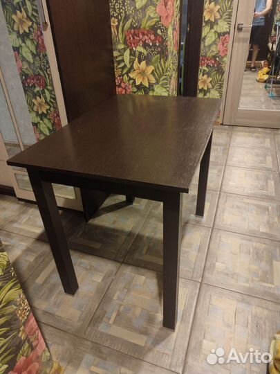 Кухонный стол