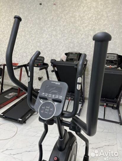 Эллиптический тренажер