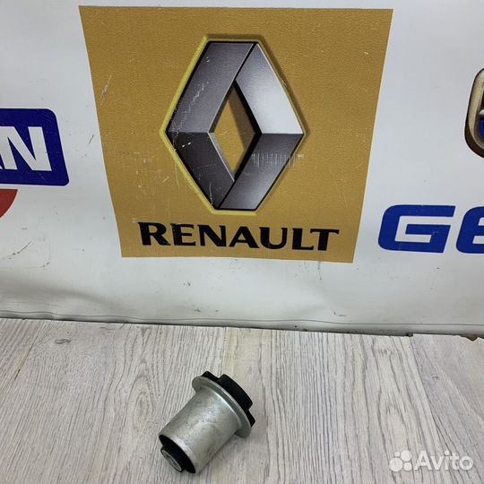 Сайлентблок балки Renault symbol Лев, Прав