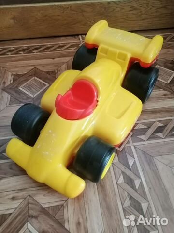 Гоночный автомобиль