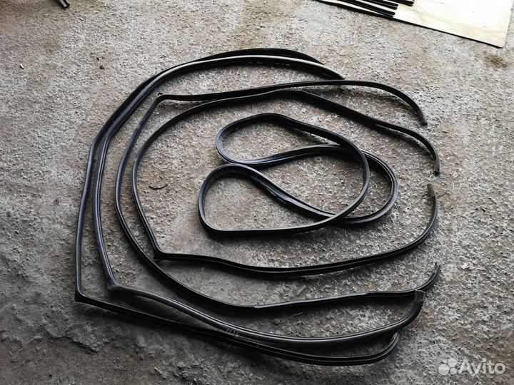 Уплотнитель двери стекла для Hyundai Elantra 06-11