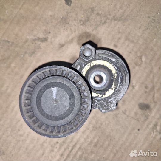 Натяжной ролик k9k 732 q.5