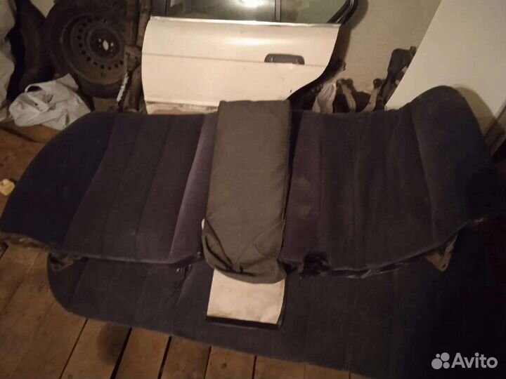 Задний диван BMW е34