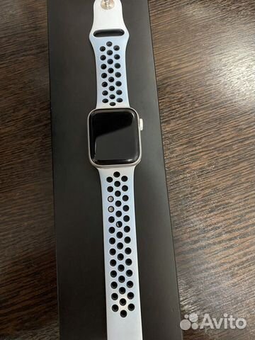 Часы apple watch se 40mm Nike