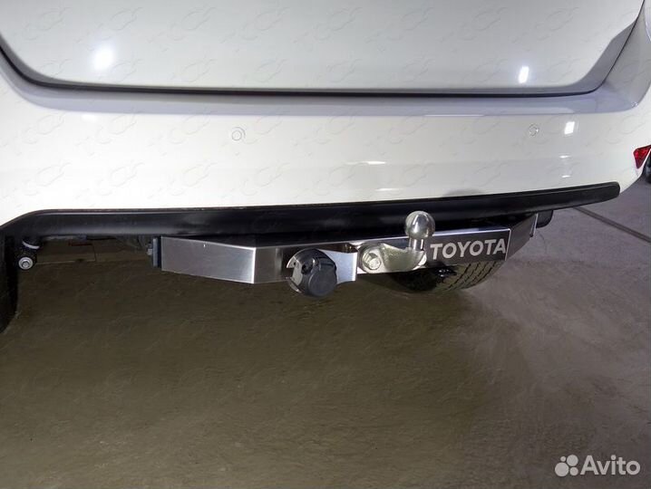 Фаркоп toyota Fortuner