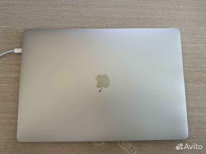 MacBook Pro 16