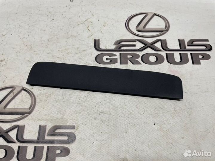 Накладка торпеды Lexus RX300