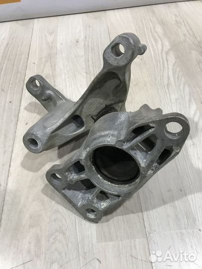 Опора двигателя двс Кронштейн Renault megane 3 Пра